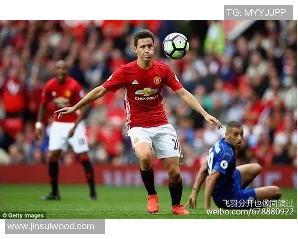 足球球星隐私趣闻揭秘围绕下体尺寸引发的八卦与争议