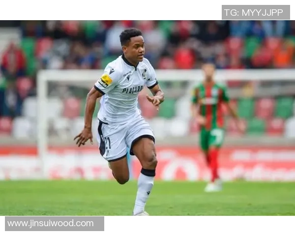 非洲最帅足球球星是谁 他在场上场下的魅力令人无法抗拒 非洲最帅足球球星是谁 他在场上场下的魅力令人无法抗拒